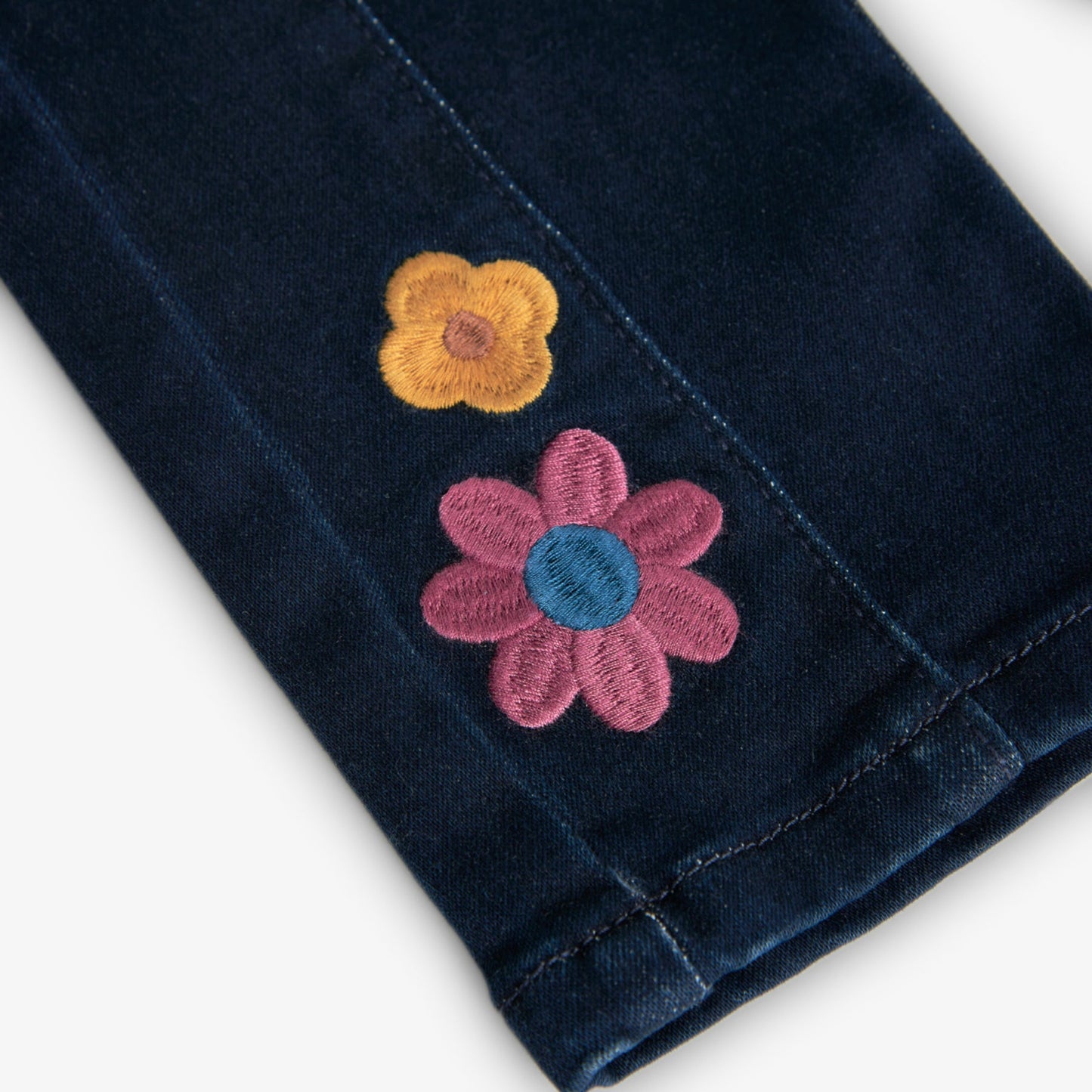 Jeans Fiori ricamati - Coccole e Ricami