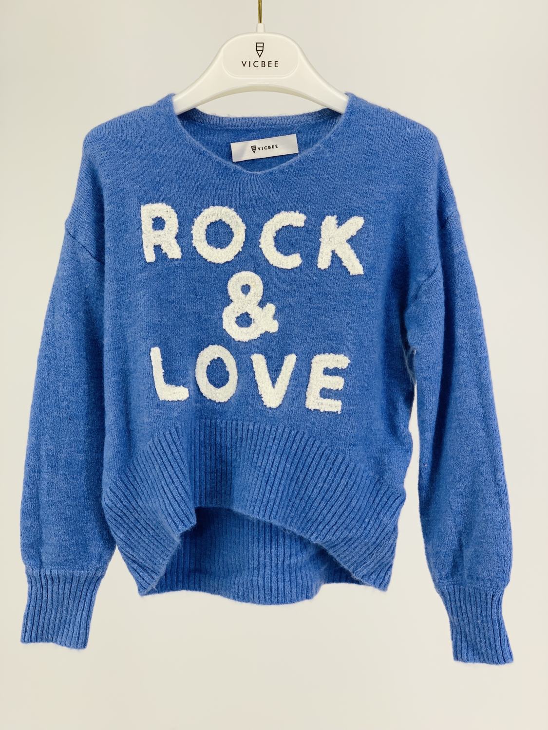 Maglione Rock&Love - Coccole e Ricami |email: info@coccoleericami.shop| P.Iva 09642670583